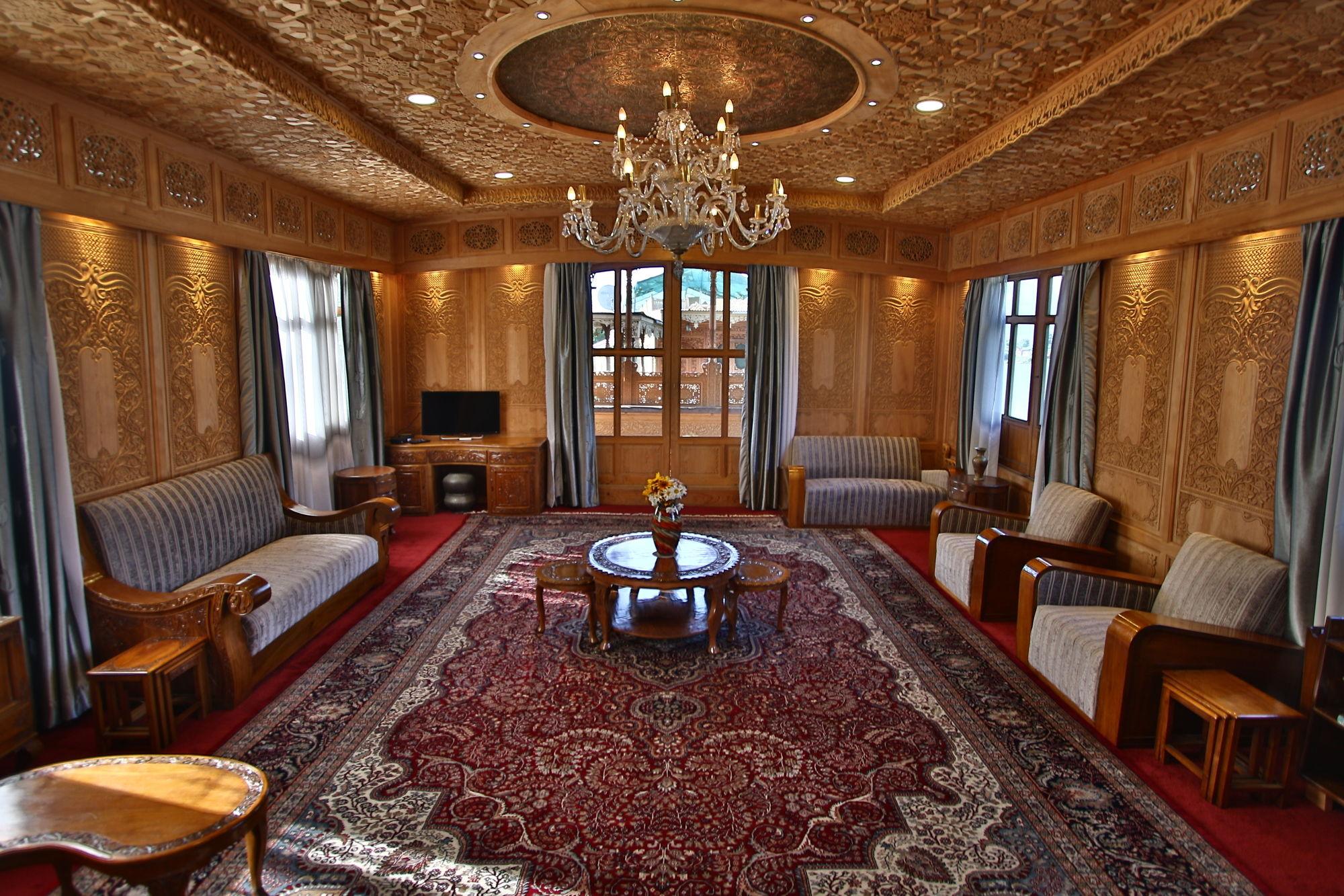 Mascot Houseboats Hotel Srinagar  Exterior photo