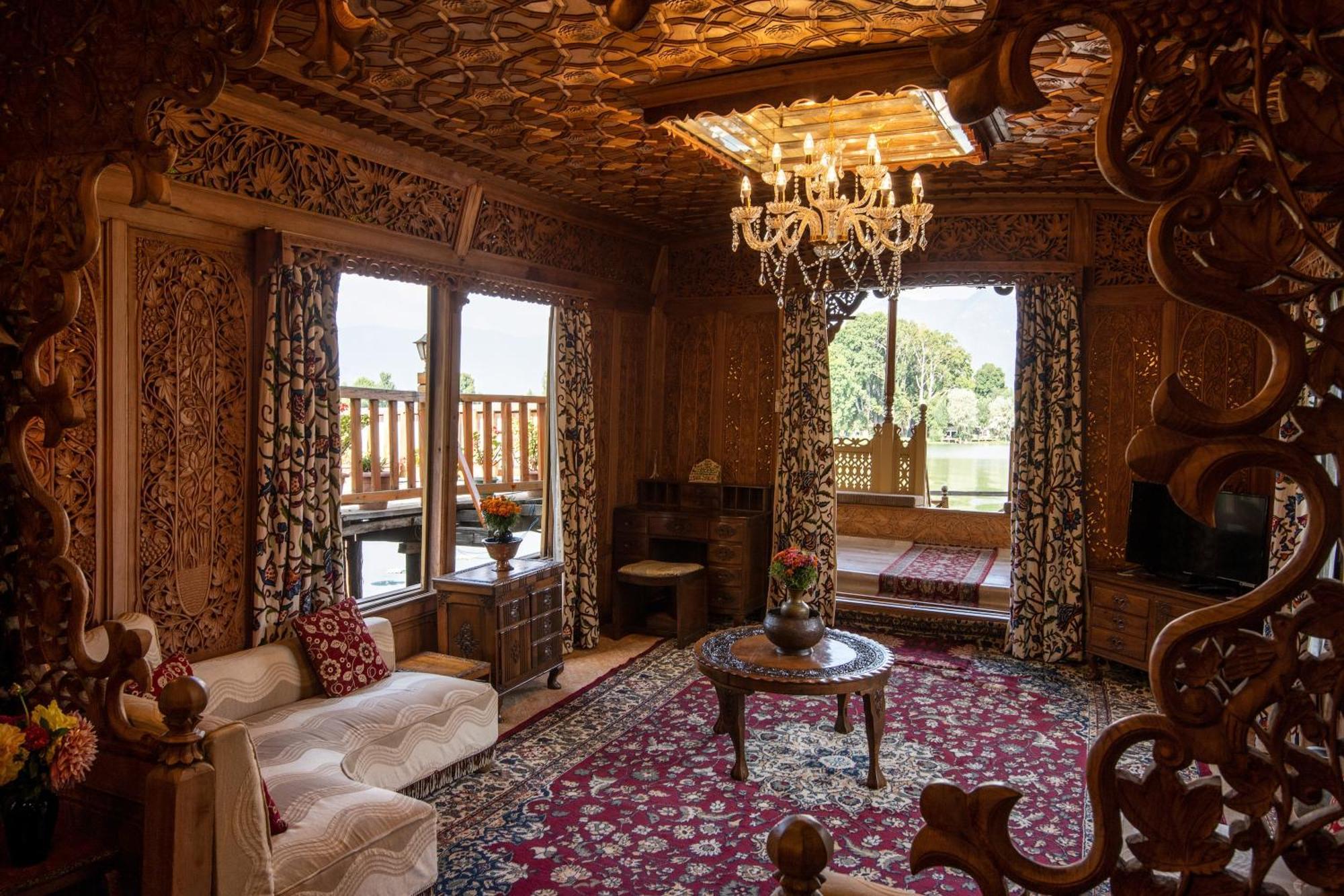 Mascot Houseboats Hotel Srinagar  Exterior photo