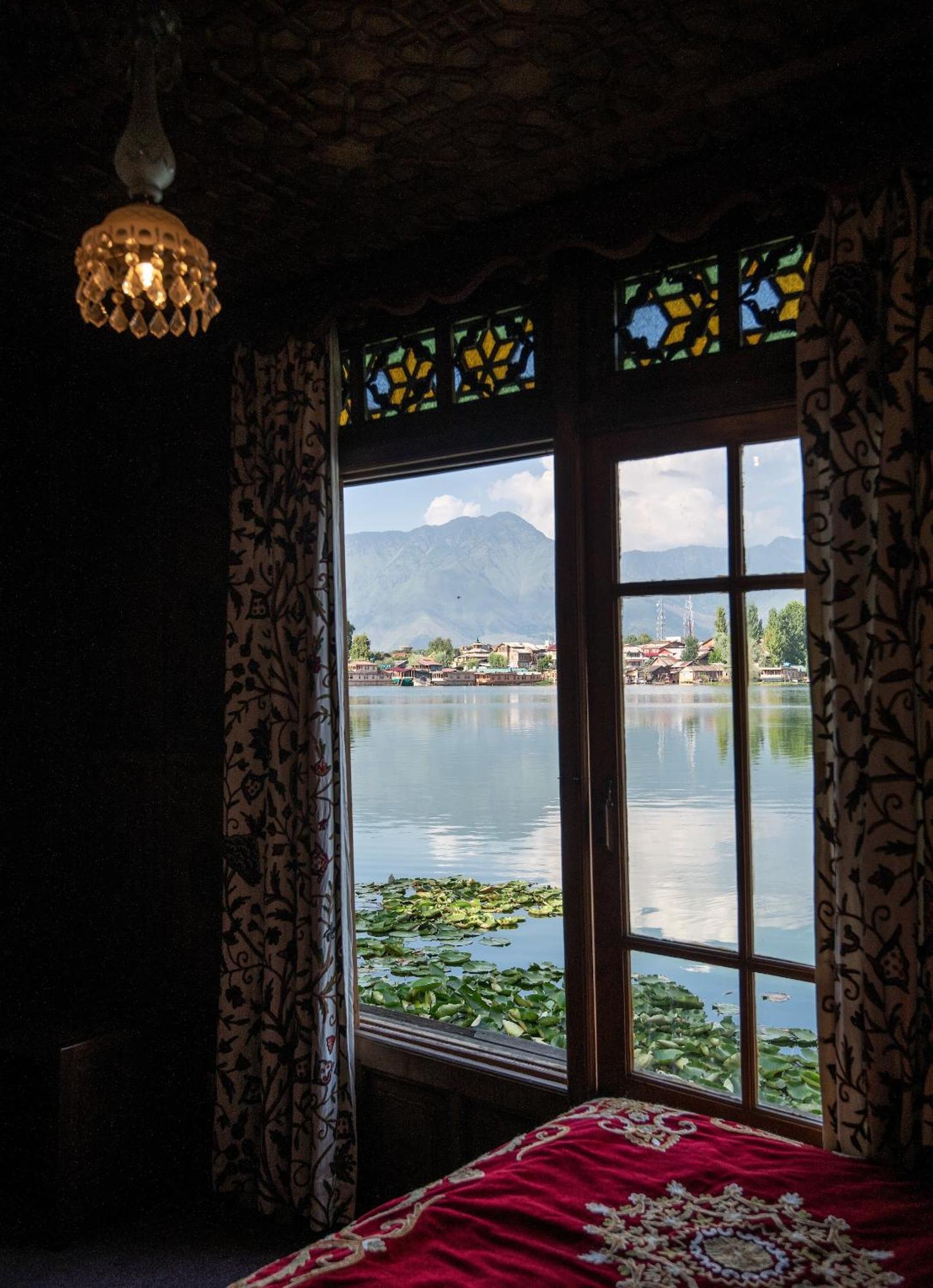 Mascot Houseboats Hotel Srinagar  Exterior photo