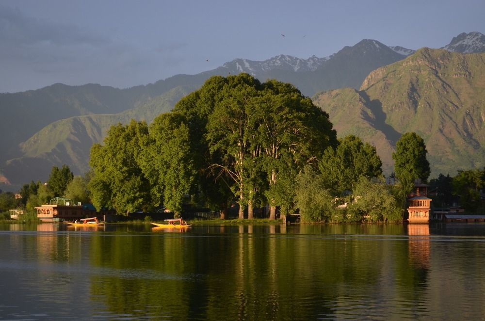 Mascot Houseboats Hotel Srinagar  Exterior photo